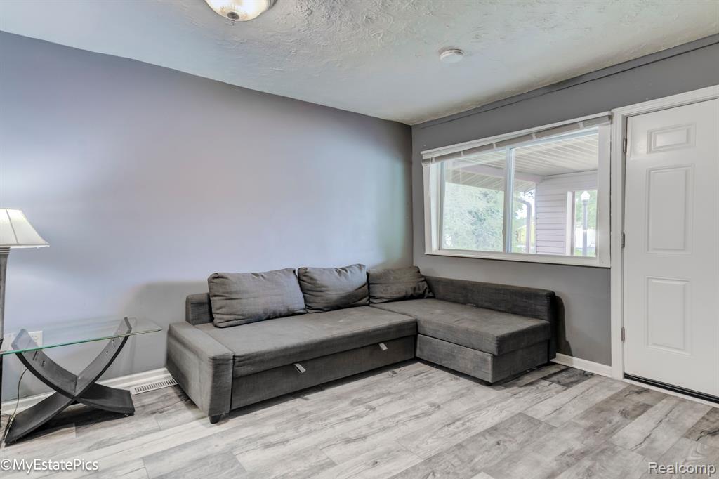 925 MADISON Street, Ypsilanti, MI 48197 — Photo 5