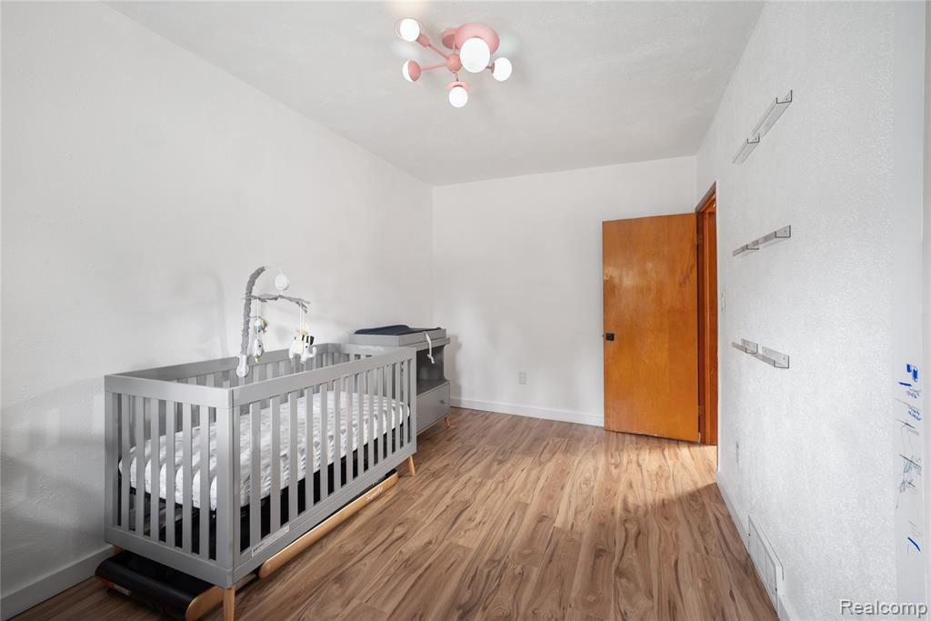 6810 N Territorial Road, Plymouth, MI, 48170