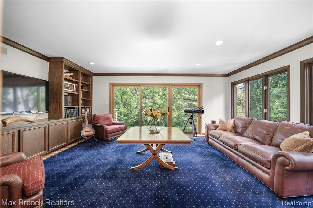 4695 Maura Lane, West Bloomfield, MI 48323 — Photo 28