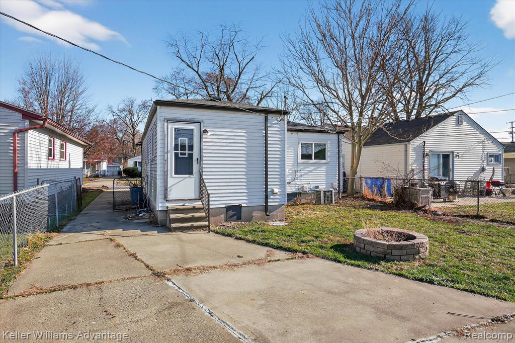 5710 Detroit Street, Dearborn Heights, MI 48125 — Photo 27