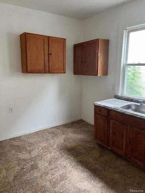 4532 FISCHER Street, Detroit, MI 48214 — Photo 4