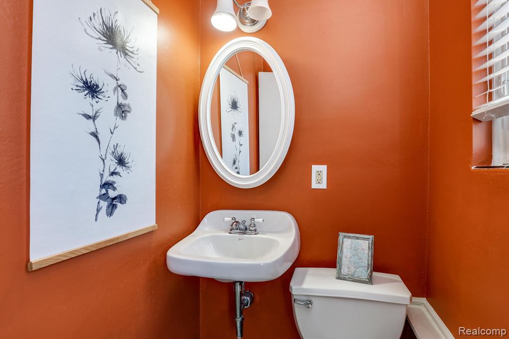 479 CLOVERLY Road, Grosse Pointe Farms, MI 48236 — Photo 16