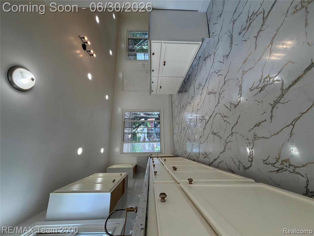6760 Warwick Street, Detroit, MI 48228 — Photo 20