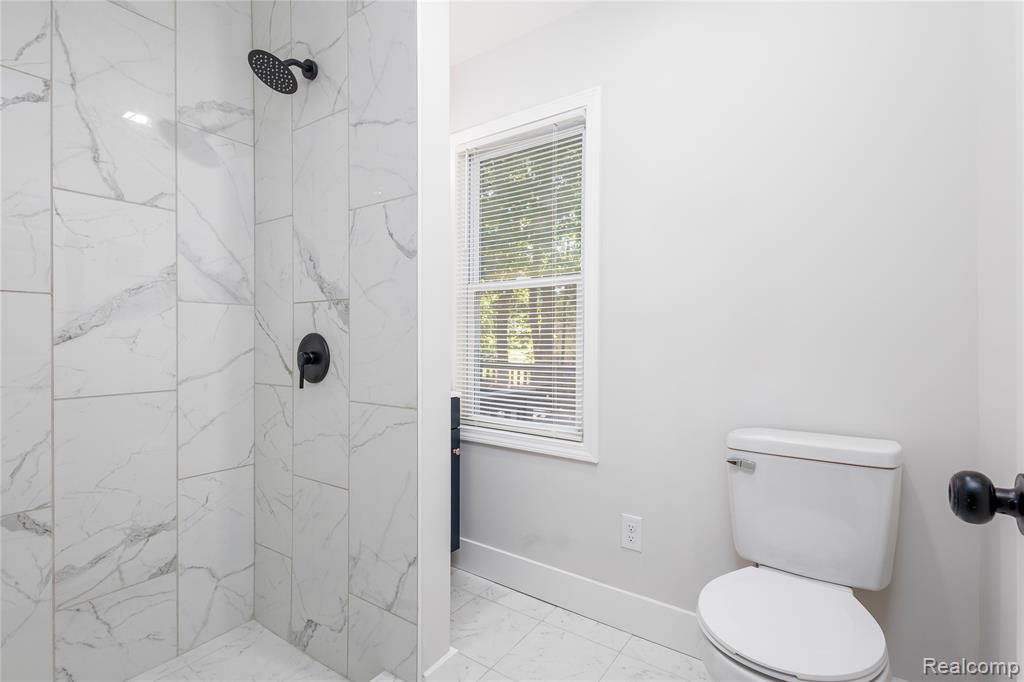 5502 Rowley Boulevard, Waterford, MI 48329 — Photo 18
