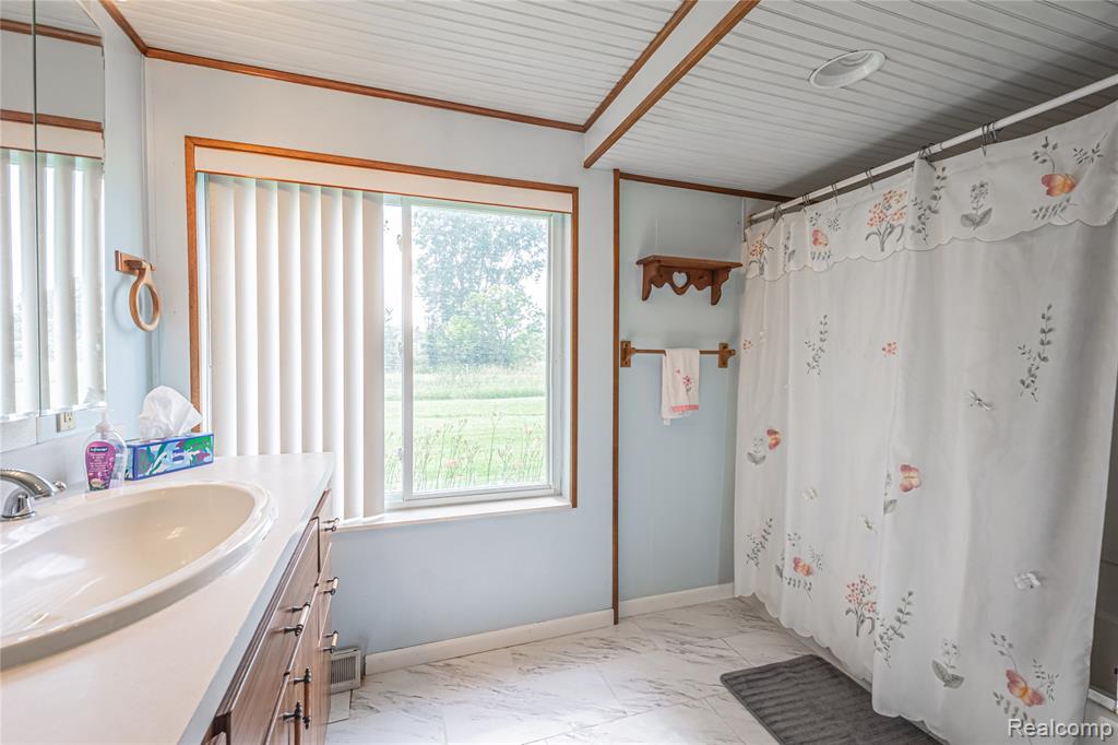 8384 Imlay City Road, Kenockee, MI 48006 — Photo 29