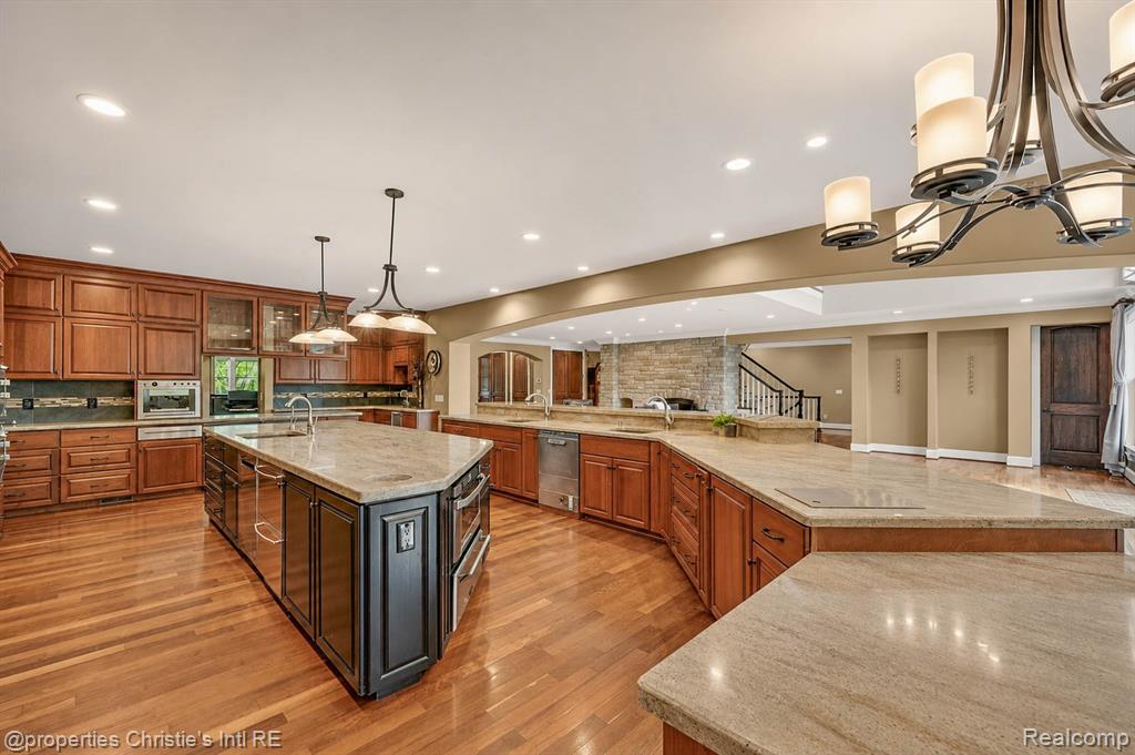 1330 Oxford Road, Beverly Hills, MI 48304 — Photo 14
