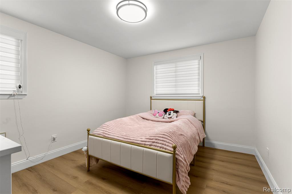 27020 Havelock Drive, Dearborn Heights, MI 48127 — Photo 42