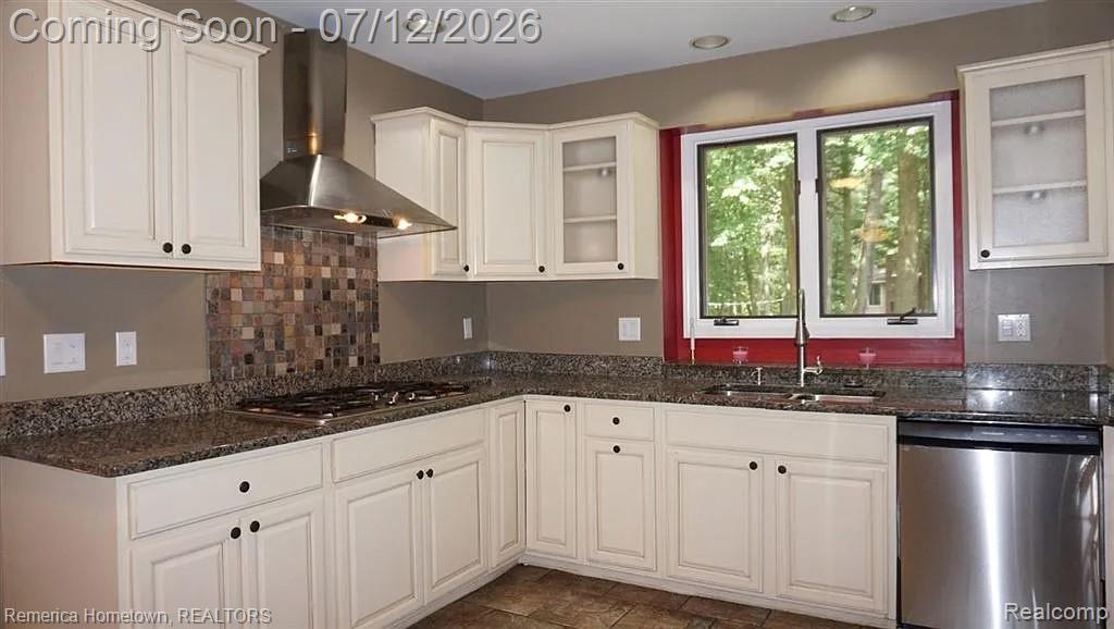 11975 Cody Creek Court, South Lyon, MI 48178 — Photo 9