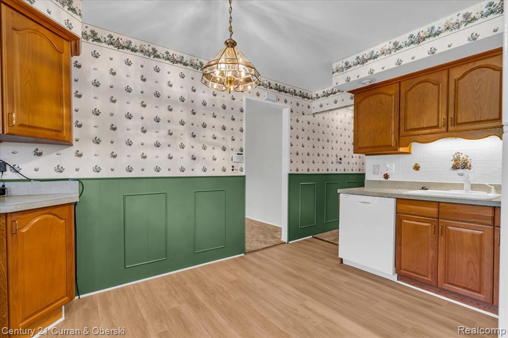 489 River Court, Lincoln Park, MI 48146 — Photo 5