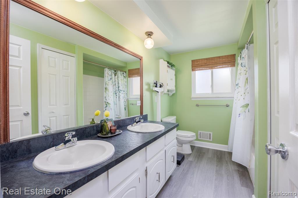 5345 Patterson Drive, Troy, MI 48085 — Photo 25