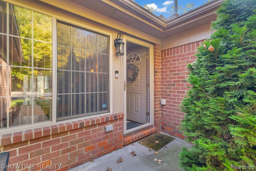 51118 Courtyard Drive, Chesterfield, MI 48047 — Photo 5