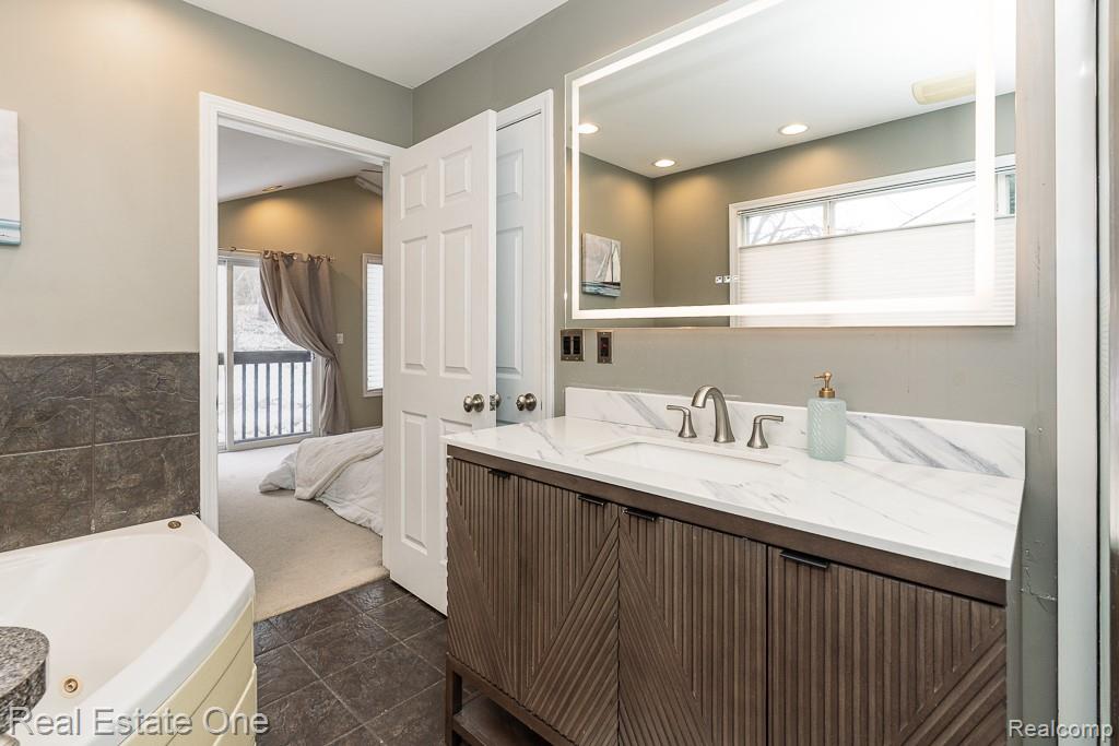 8955 Maplewood Avenue, Clarkston, MI 48348 — Photo 26