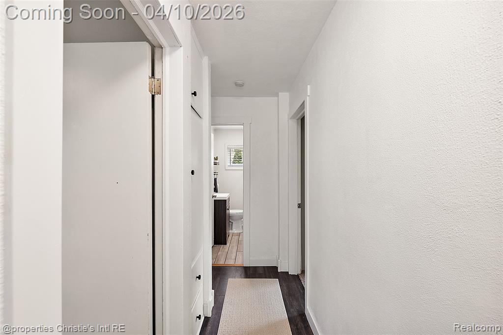 24658 Roanoke Avenue, Oak Park, MI 48237 — Photo 31