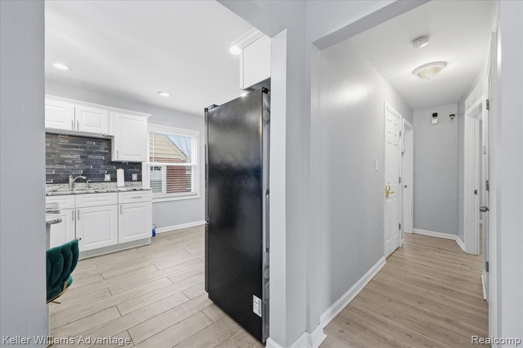 2145 Vernier Road, Grosse Pointe Woods, MI 48236 — Photo 15