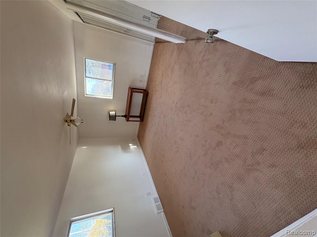 646 Peach Tree Lane, Grosse Pointe Woods, MI 48236 — Photo 15