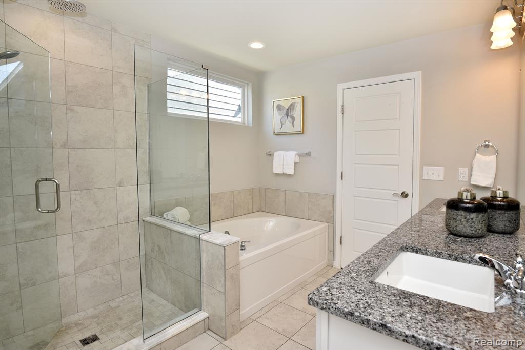31010 TREMONT Lane, Franklin, MI 48025 — Photo 28