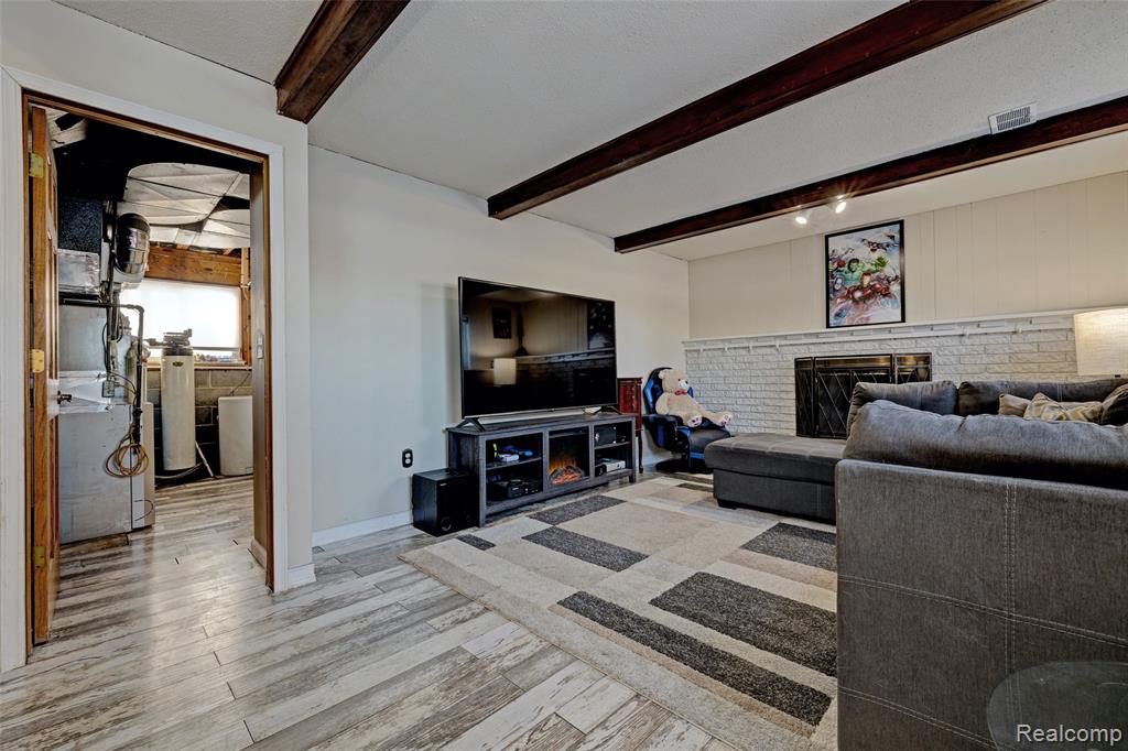 4380 Baza, Leonard, MI 48367 — Photo 28