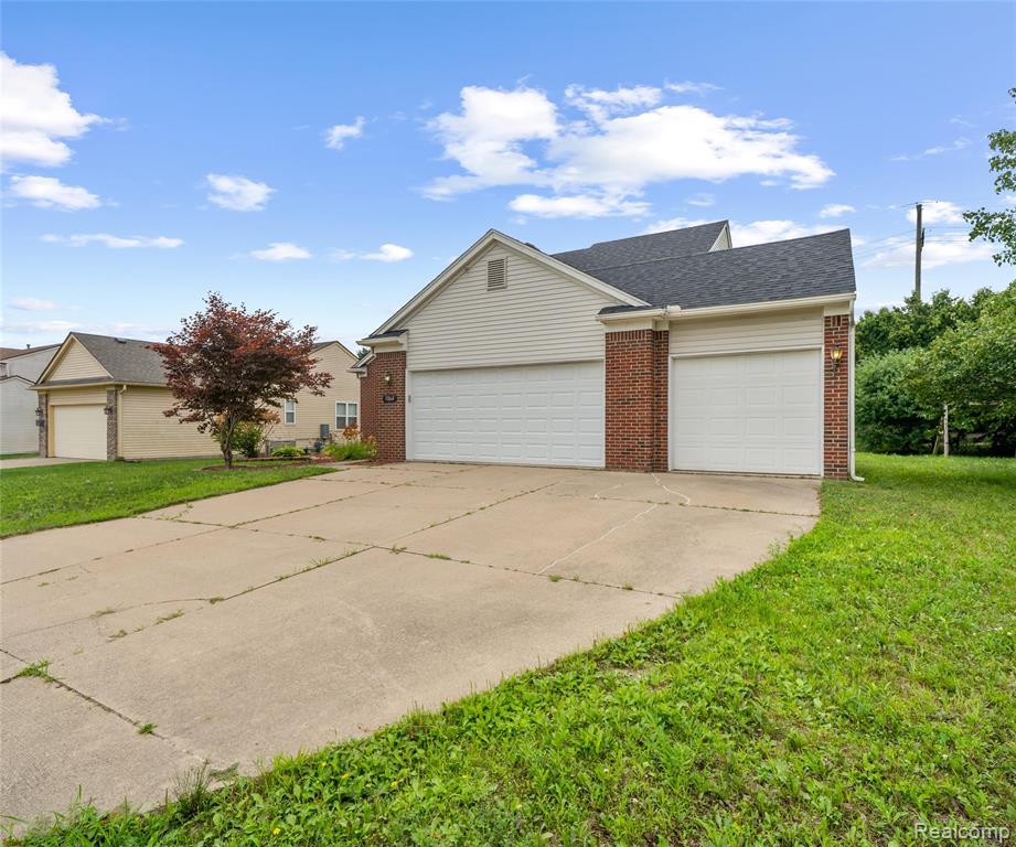 5864 Willow Ridge Drive, Ypsilanti, MI 48197 — Photo 3
