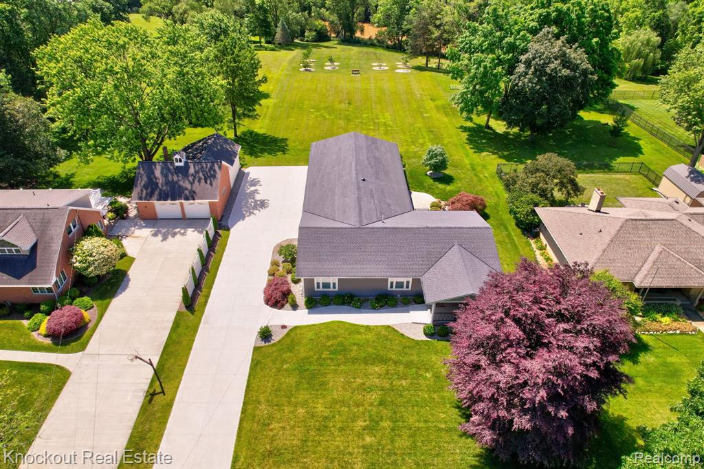705 W Tuscola Street, Frankenmuth, MI 48734 — Photo 2