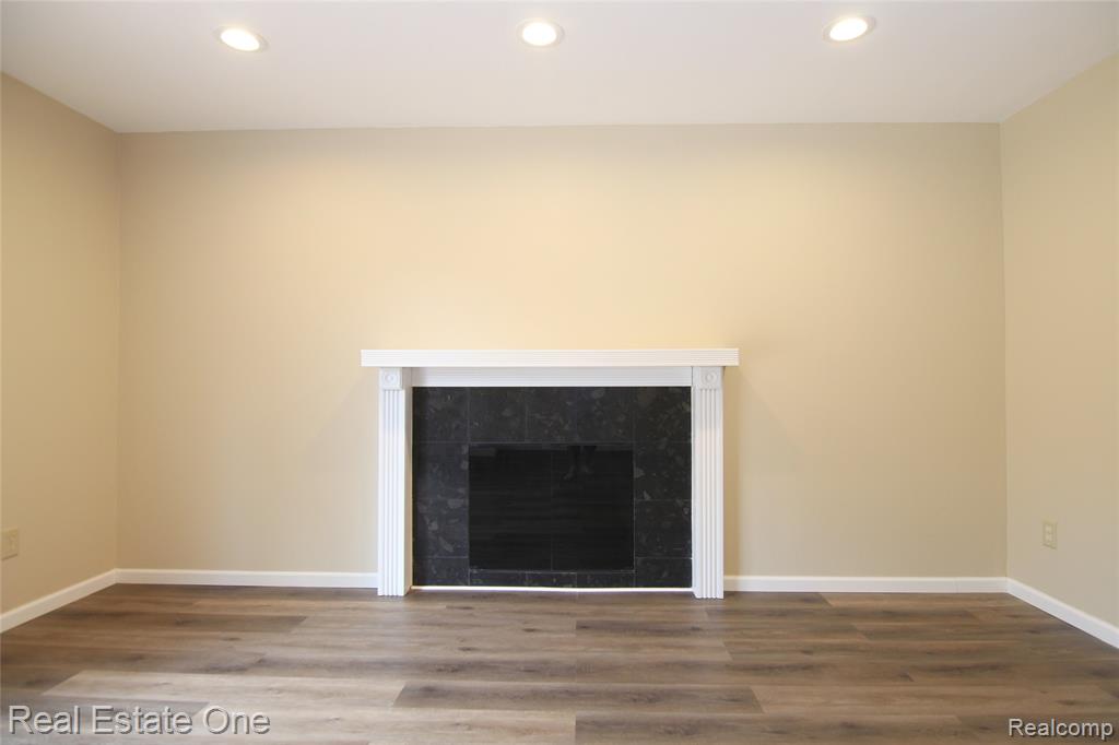 5590 GREENBRIAR Drive, West Bloomfield, MI — Photo 18