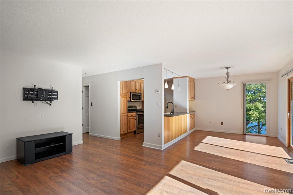 1724 Grove Road, 301, Ypsilanti, MI 48198 — Photo 9
