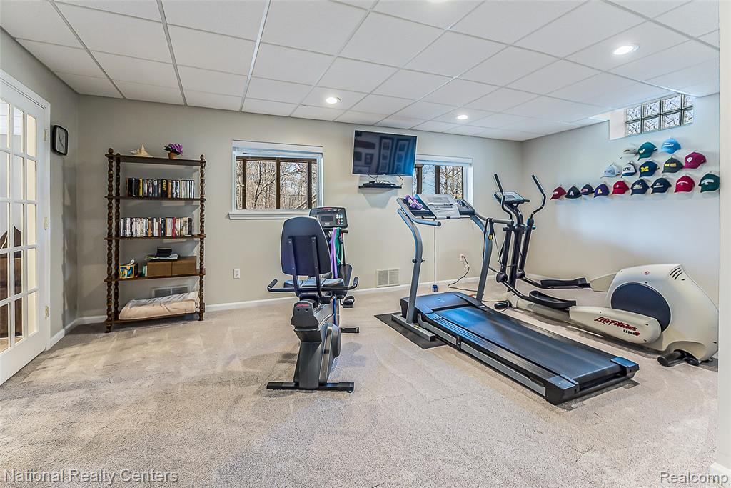 5451 Wentworth Drive, Commerce Twp, MI 48382 — Photo 40