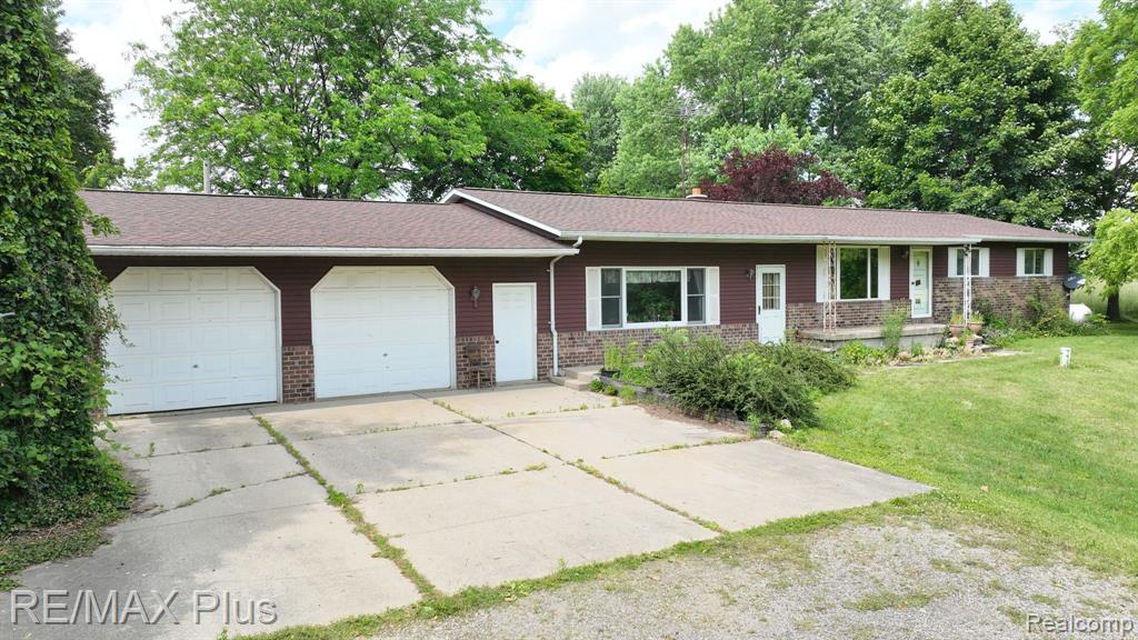 5253 BURNSIDE Road, North Branch, MI 48461 — Photo 33