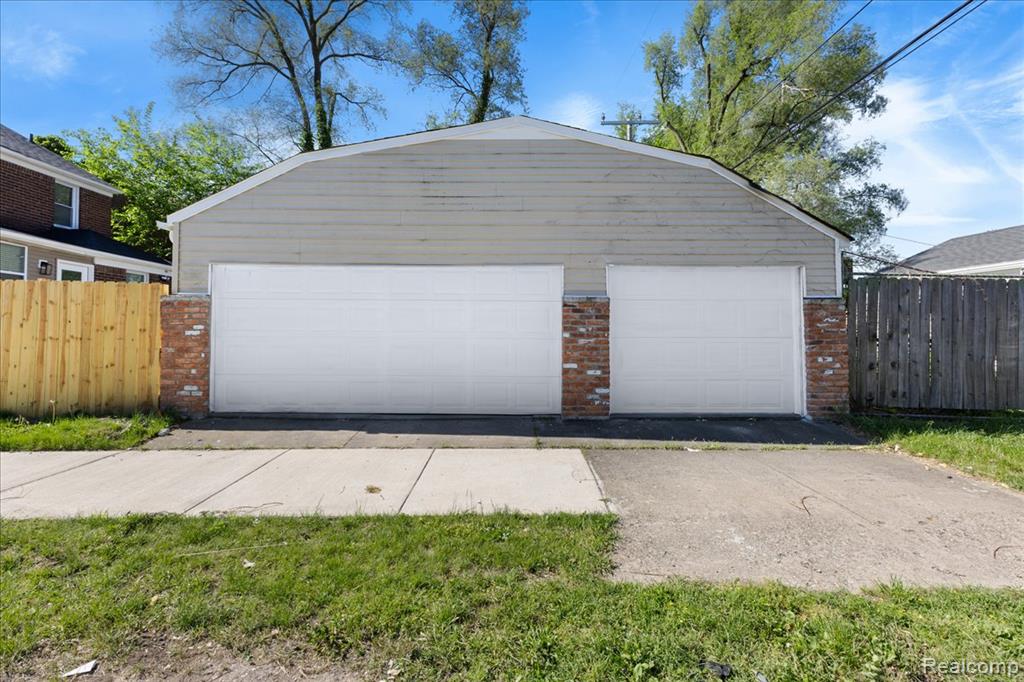 19215 Steel Street, Detroit, MI 48235 — Photo 40
