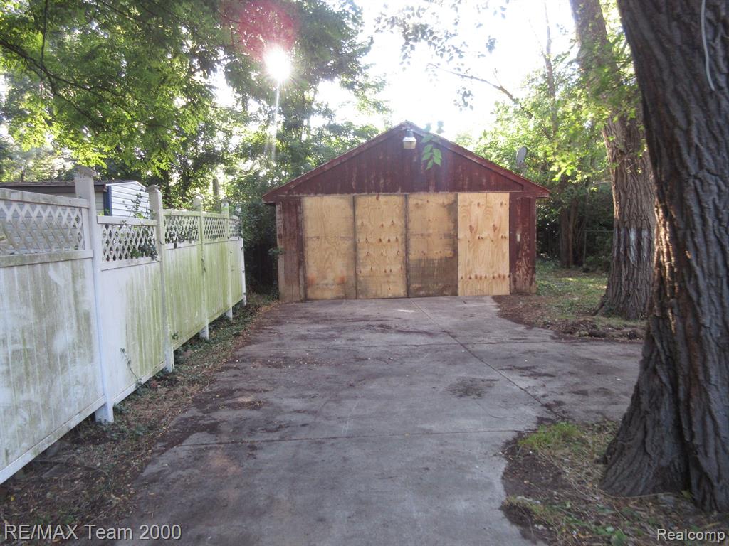 20815 BETHLAWN Boulevard, Ferndale, MI 48220 — Photo 3
