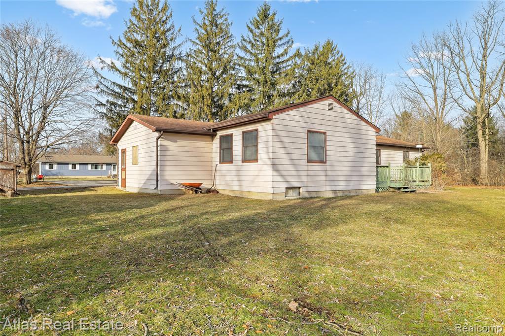 4386 Bennett Drive, Burton, MI 48519 — Photo 10