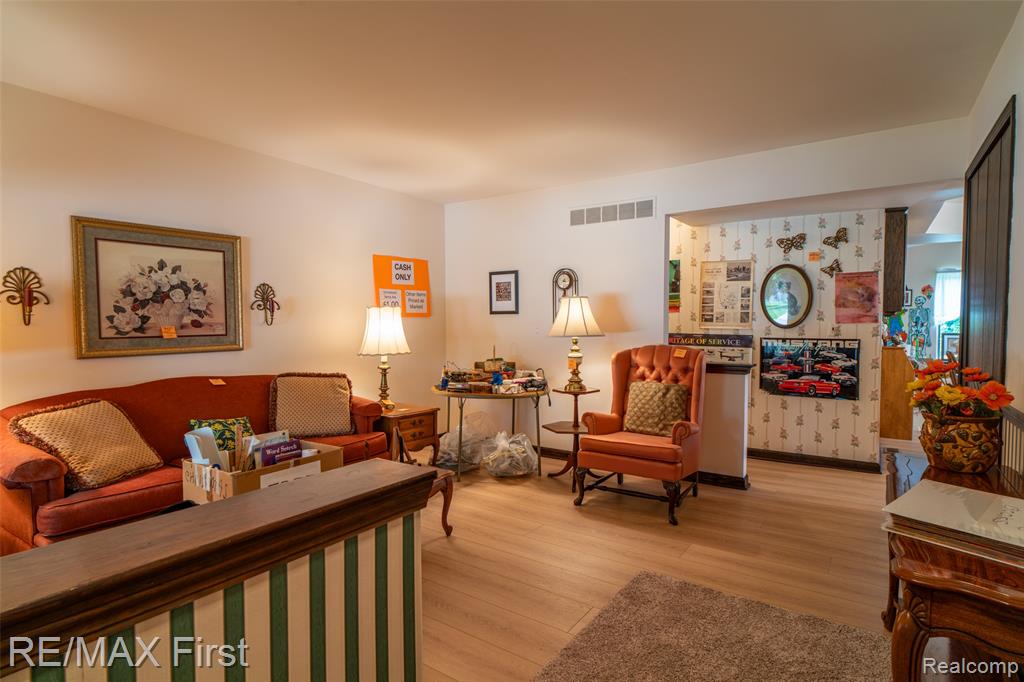 47798 CHRYS, Macomb, MI 48044 — Photo 14