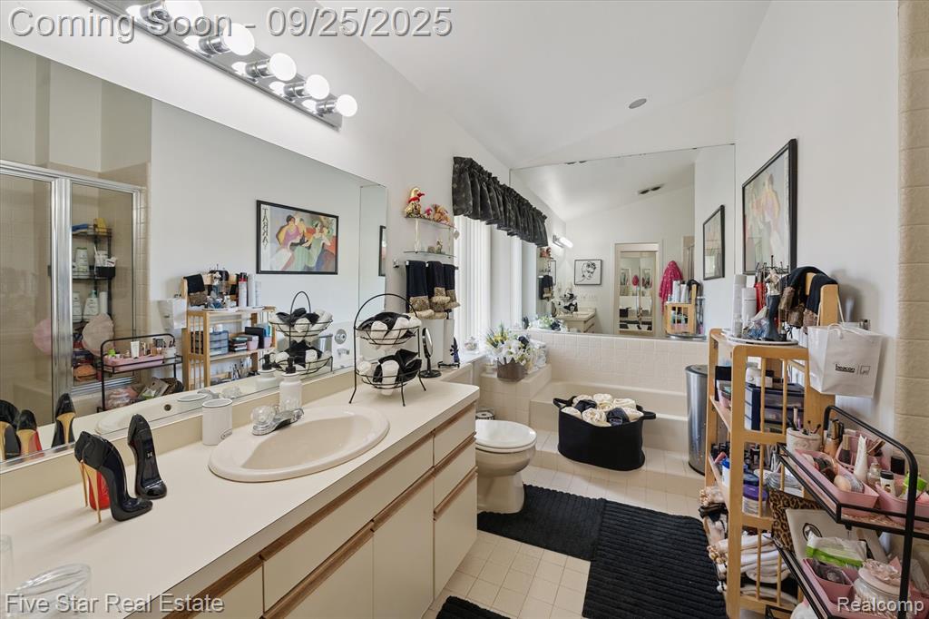 5611 Hillcrest Circle W, 50, West Bloomfield, MI — Photo 25