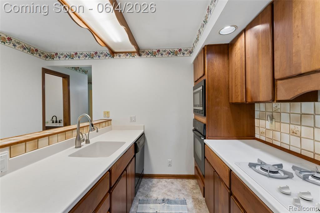 422 East Road, Holly, MI 48442 — Photo 26