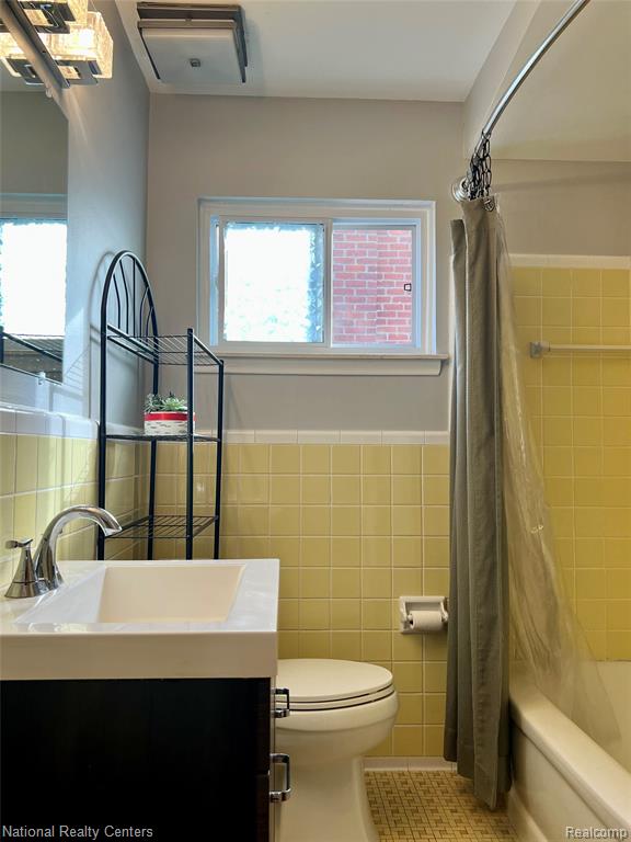 8571 Cranston Street, Westland, MI — Photo 18