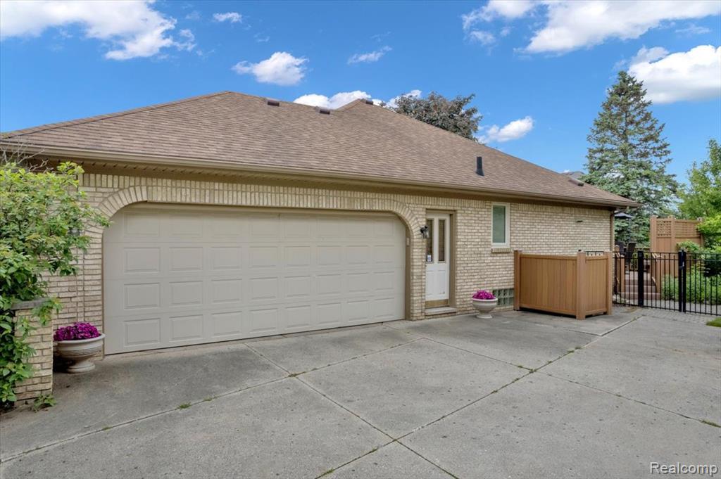 54549 Sherwood Lane, Shelby Twp, MI 48315 — Photo 35