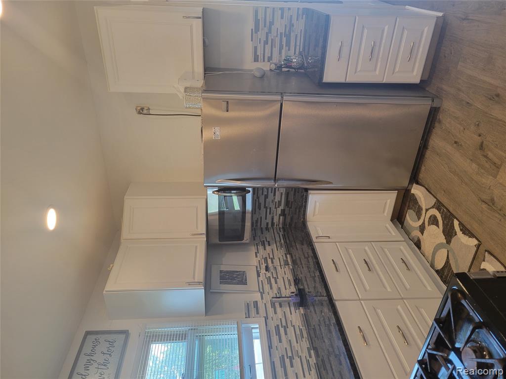 4408 Pennsylvania Street, Detroit, MI 48214 — Photo 12