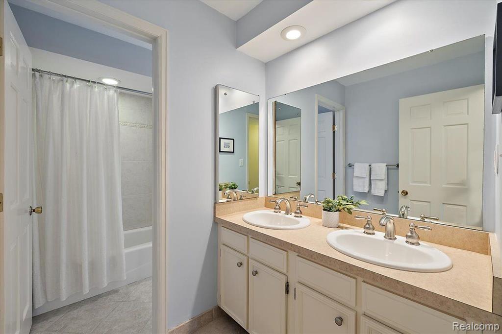 762 KENSINGTON Lane, Bloomfield Hills, MI 48304 — Photo 34