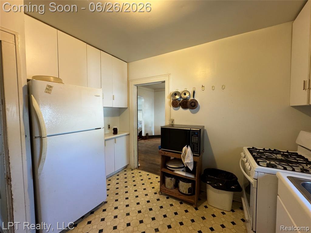 942 2nd Street, Wyandotte, MI 48192 — Photo 7