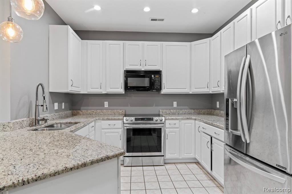 4109 ADDINGTON Drive, Commerce Twp, MI 48390 — Photo 10