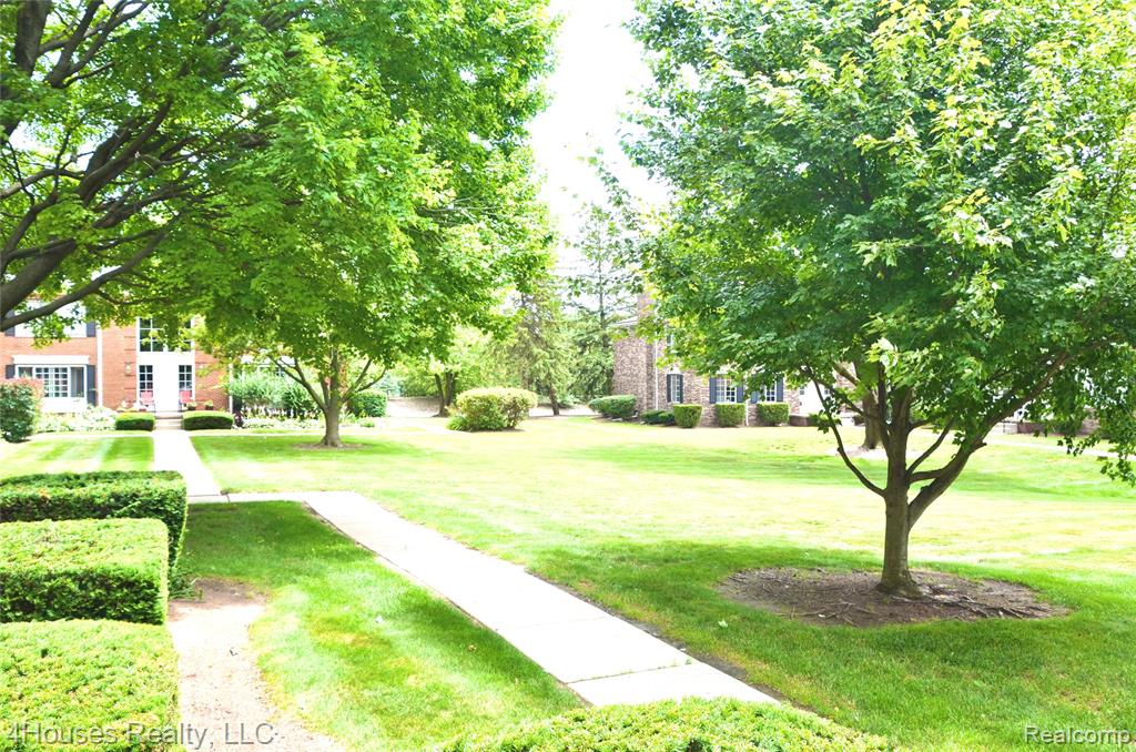 737 E Fox Hills Drive, 180, Bloomfield Hills, MI 48304 — Photo 21