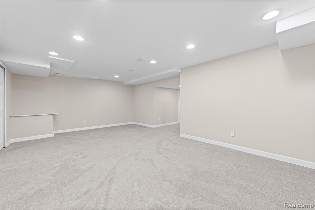 840 Cross Circle, Oxford, MI 48371 — Photo 39