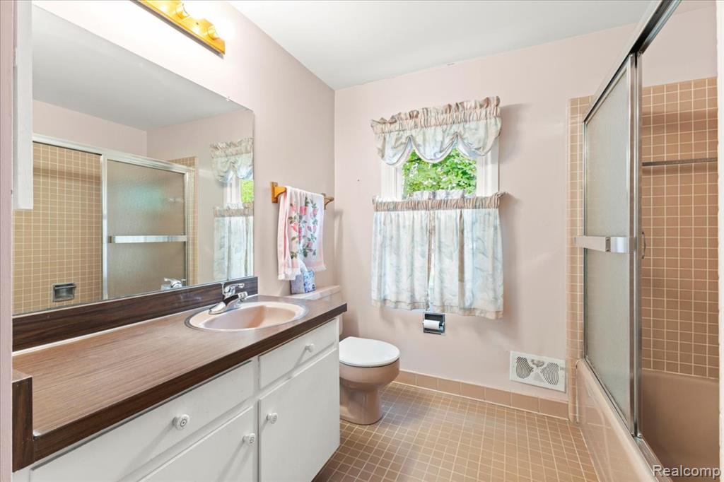 5710 Hobnail Circle, West Bloomfield, MI — Photo 40