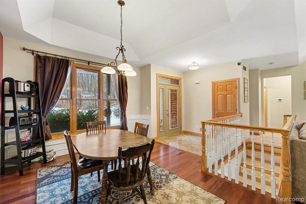 10151 Walnut Shores Drive, Fenton, MI 48430 — Photo 7