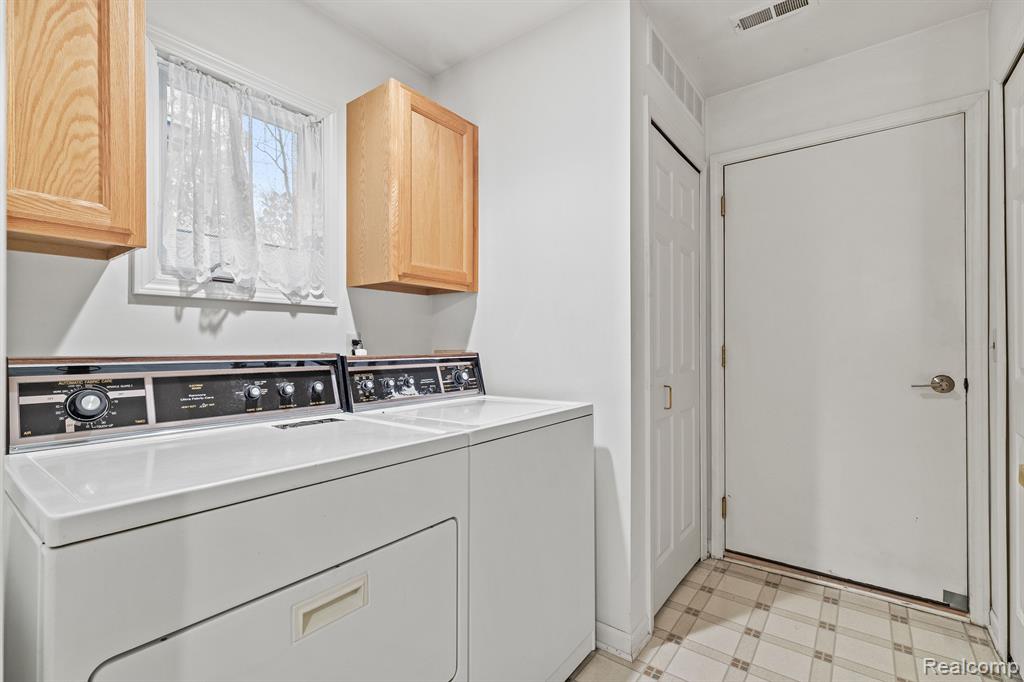 21334 MULBERRY Court, 50, Farmington Hills, MI 48336 — Photo 21
