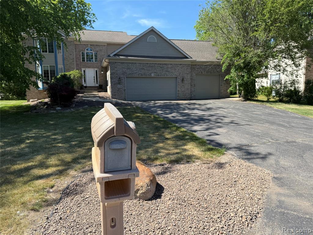 8318 Mill Pointe Court, Goodrich Vlg, MI — Photo 42