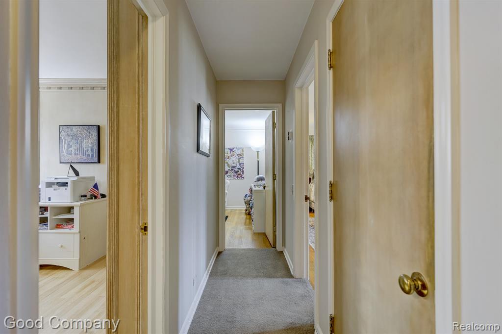 1557 Lochmoor Boulevard, Grosse Pointe Woods, MI 48236 — Photo 31