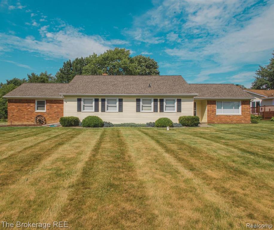 1382 Peachwood Drive, Flint, MI 48507
