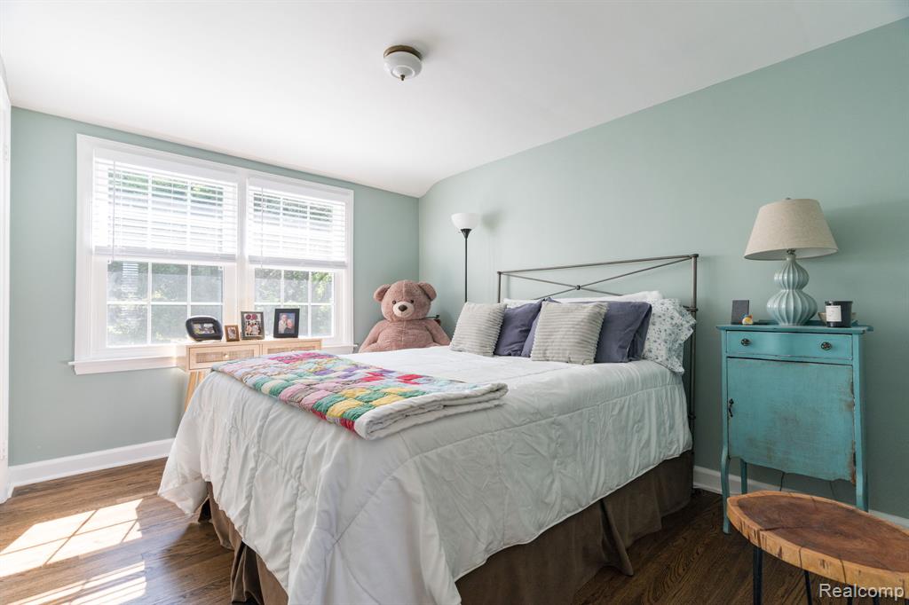 27714 California Drive NE, Lathrup Village, MI 48076 — Photo 18