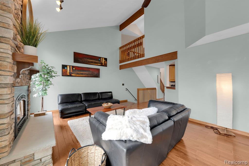 950 Hidden Valley Drive, Lake Orion, MI 48362 — Photo 13