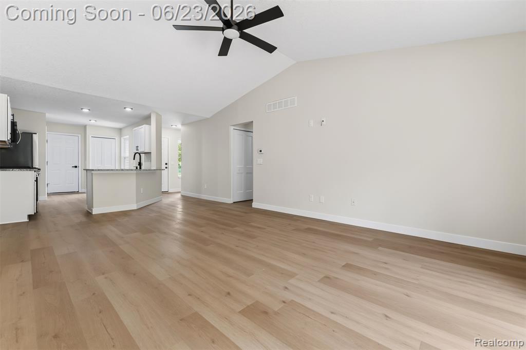 3108 Falcon Drive, 25, Burton, MI 48519 — Photo 16